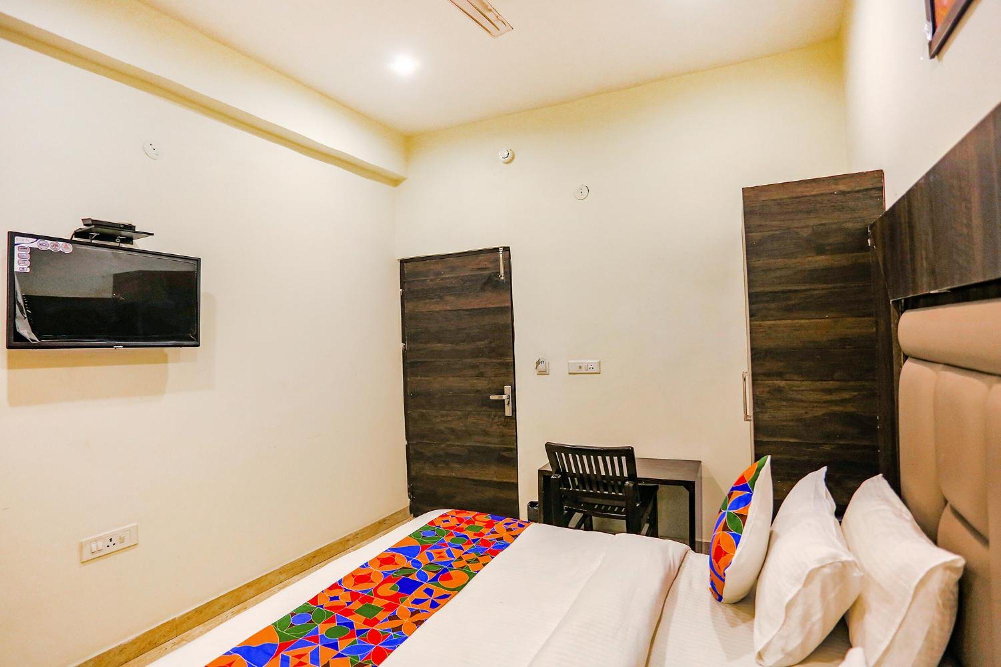 Fabhotel The Kiara Near Igi Delhi Airport New Delhi Bagian luar foto