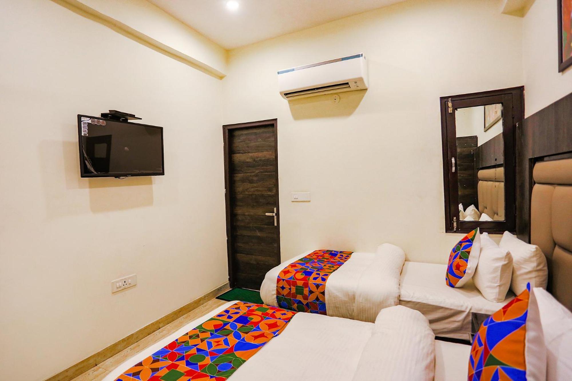 Fabhotel The Kiara Near Igi Delhi Airport New Delhi Bagian luar foto